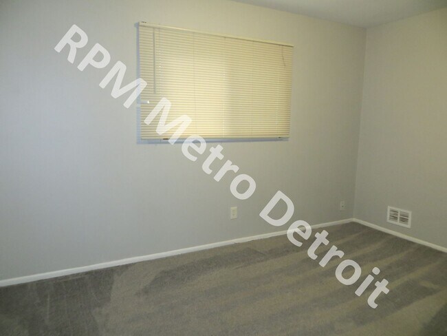 Foto del edificio - Spaciouis Ranch Near Great Lakes Crossing
