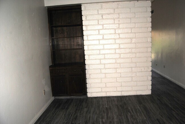 Foto del edificio - 7605 Quailwood Dr