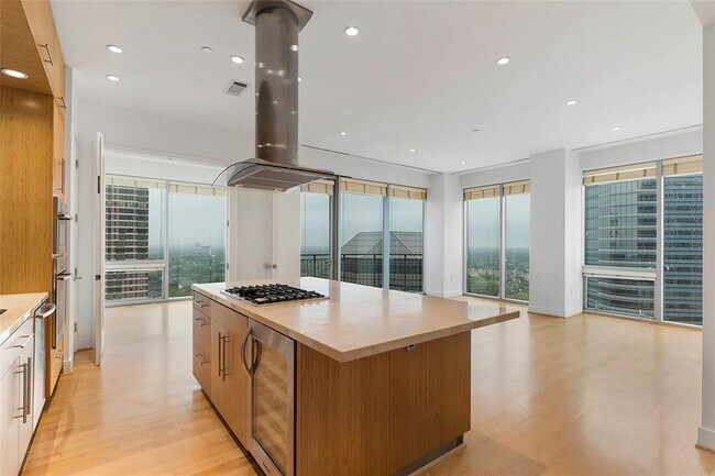 Building Photo - 1600 Post Oak Blvd