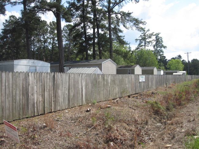 Fence and Boundry - Wayside Mobile Home Park