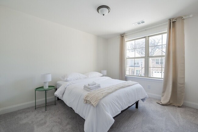 Building Photo - 3319 Old Hickory Blvd