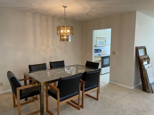 Foto del edificio - 13990 Nesting Way