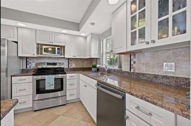 Foto del edificio - 4750 Cove Cir