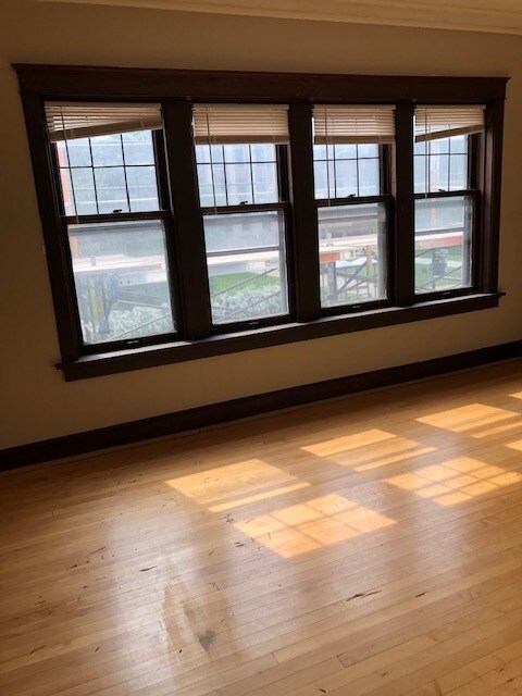 Foto del edificio - 3122 N Downer Ave