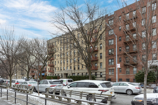 Building Photo - Kensington Hall