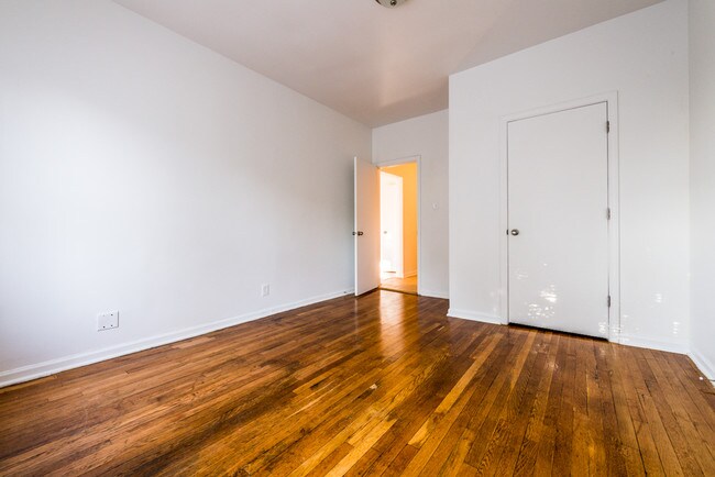 Habitación - 400-08 S Laramie Ave