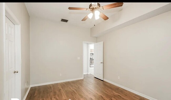 Foto del edificio - 2302 Kenwick Dr