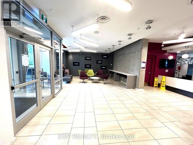 Photo du bâtiment - 105 Champagne Ave S