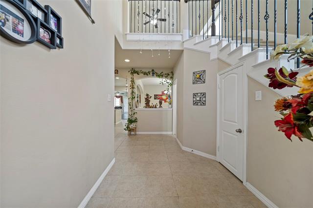 Building Photo - 100 Liones Ln