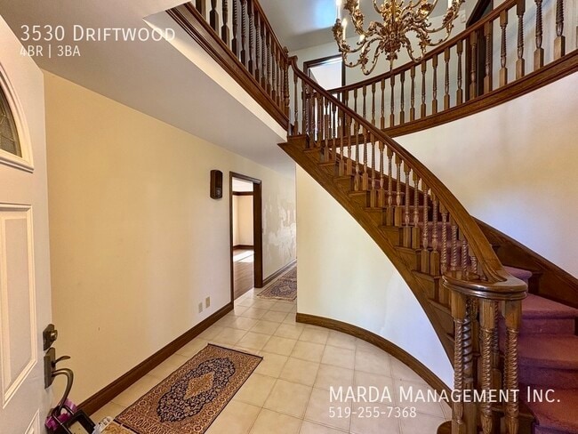 Photo du bâtiment - CHARMING 4 BED/ 2.5 BATH HOME - SOUTH WIND...
