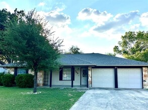 Building Photo - 705 Central Dr