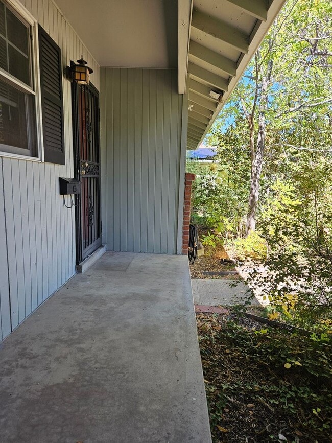 Foto del edificio - Spacious SE Denver Ranch - Virginia Villag...