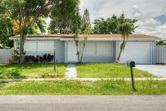 Building Photo - 658 SW 1st Ct