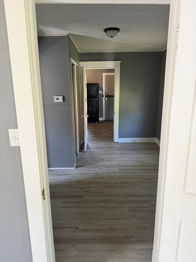 Building Photo - Cozy 3BR/1Ba house with unfinished basement