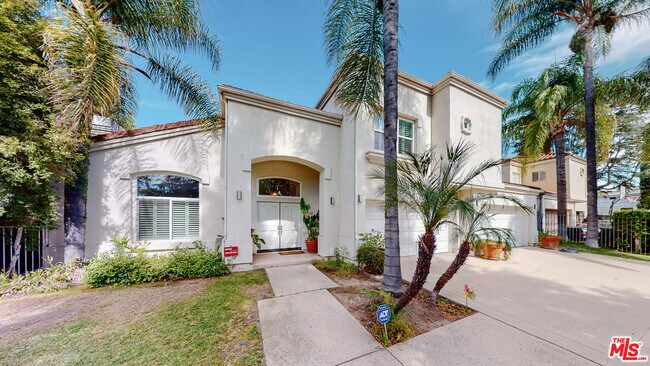Foto del edificio - 4950 Densmore Ave