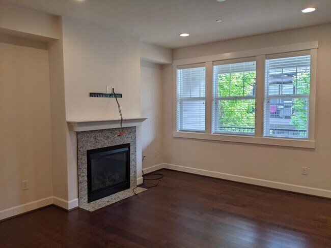 Foto del edificio - Brownstone at Issaquah Highlands for Rent