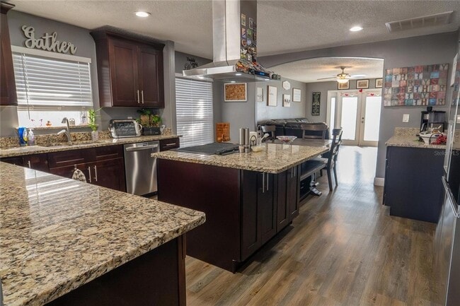 Building Photo - 1038 Singleton Cir