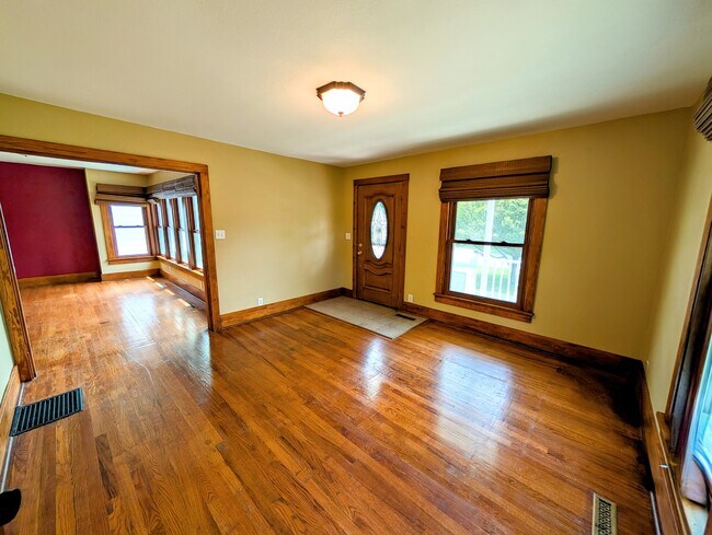 Foto del edificio - 509 W Robinson St