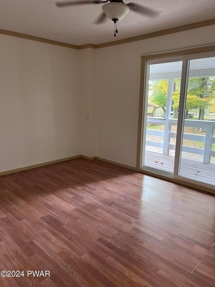 Foto del edificio - 441 Huckleberry Rd