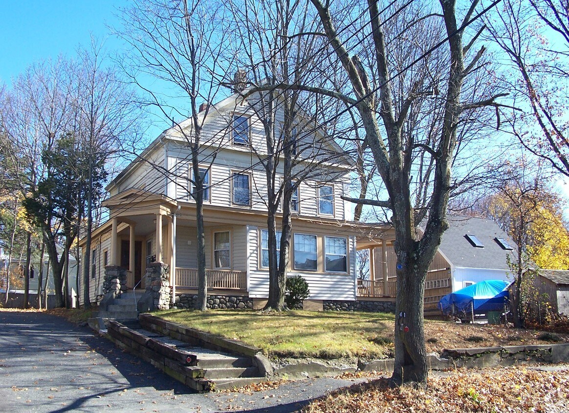 Primary Photo - 39 N Main St