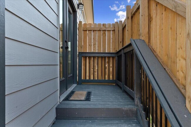 Foto del edificio - 1411 Fairfield Dr