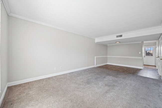 Foto del edificio - Lovely 2-Bed, 1.5 Bath Townhome in Quail Run of Charlotte!