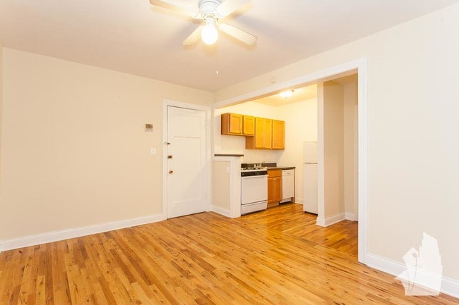 Building Photo - 837 W Wolfram St