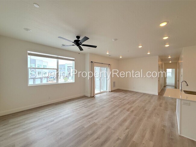 Foto del edificio - 5801 S Garnet Dr
