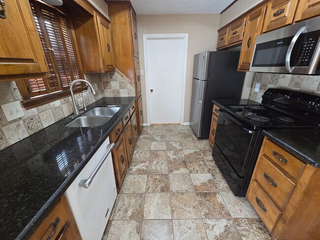 Building Photo - 3012 Adrienne Dr