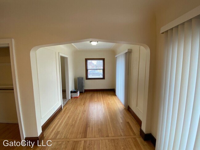 Foto del edificio - 5502 W Burnham St