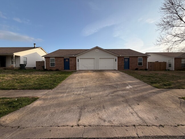 Building Photo - 4395 W Thrasher Dr