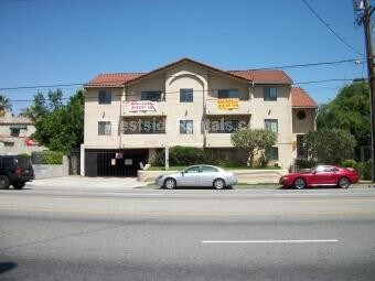 Primary Photo - 6924 Woodman Ave