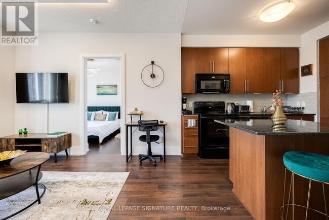 Photo du bâtiment - 330 Burnhamthorpe Rd W
