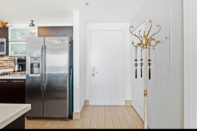 Building Photo - 90 SW 3rd St