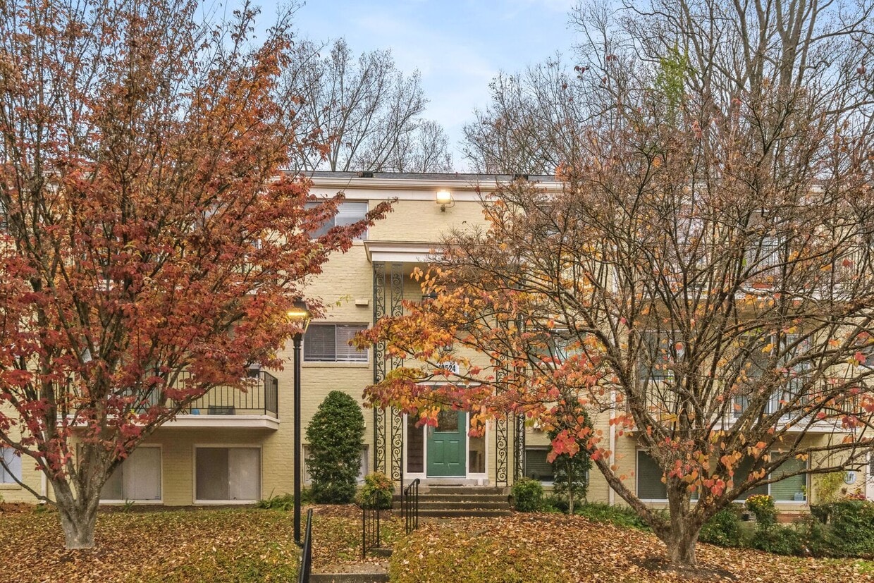 10524 Weymouth St Unit 202, Bethesda, MD 20814 Condo for Rent in