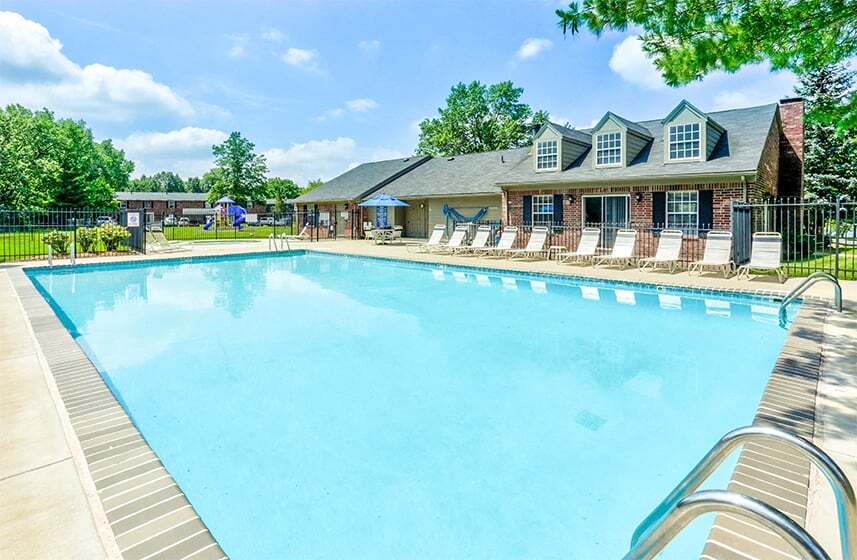 Swimming Pool at Williamsburg on the Lake - Williamsburg Valparaiso