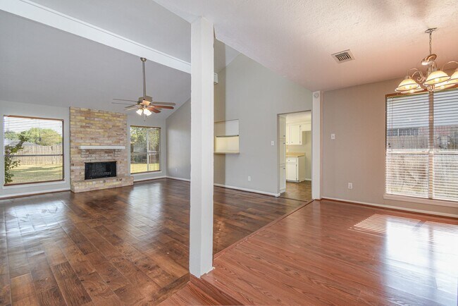 Foto del edificio - 13114 Apple Glen Ln