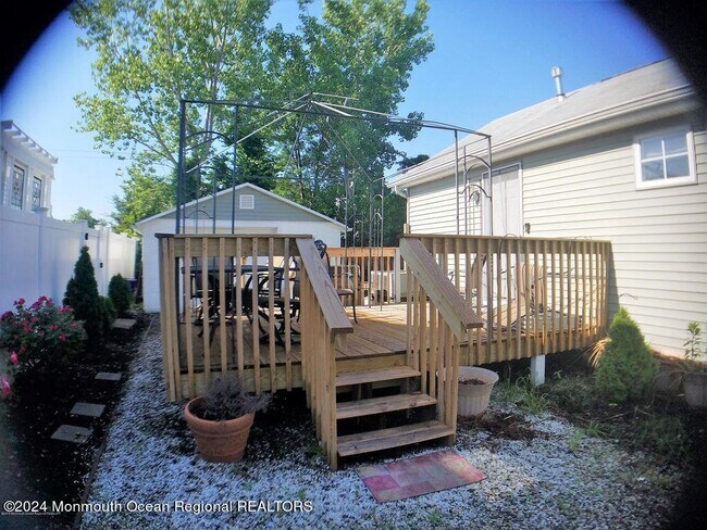 Building Photo - 538 Jersey Ave