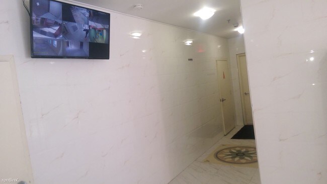 Foto del edificio - 1 br, 1 bath Apartment - 8411 Lander St 10