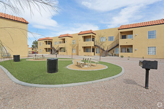 Área de parrillas - Ridge Falls Apartments