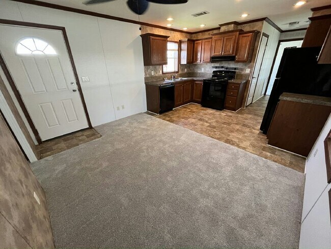 Foto del edificio - 757 Harbor Cir