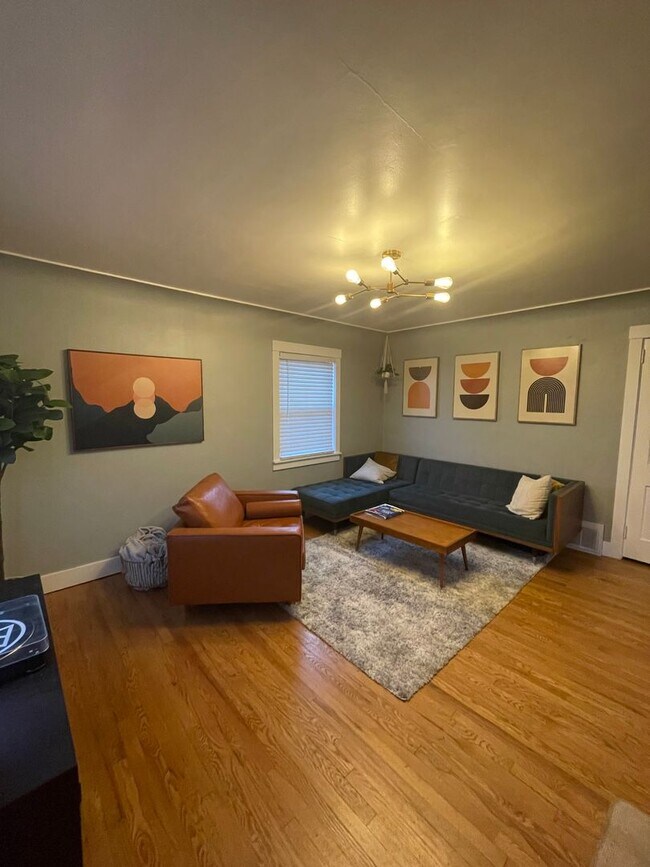 Foto del edificio - Charming Updated Ranch with Smart Features...