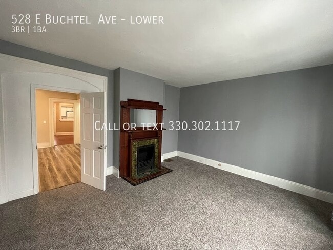 Building Photo - Two bedroom one bathroom first level apart...