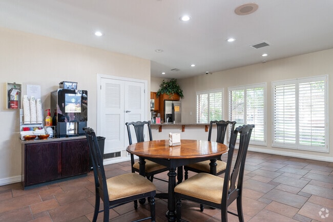 Clubhouse - The Pointe