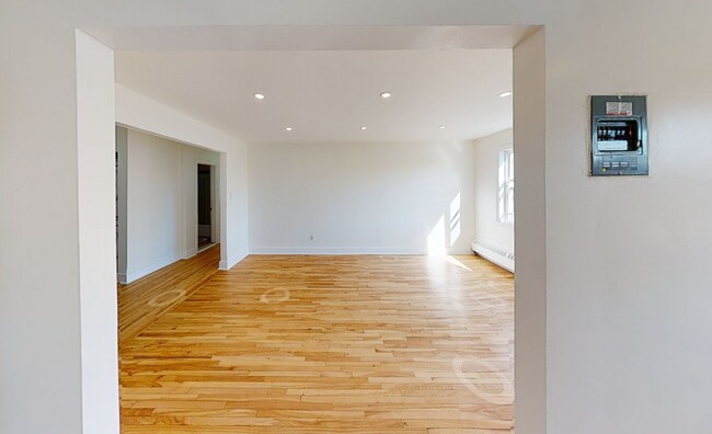 Building Photo - 4055 Rue Lanouette