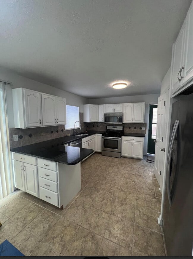 Building Photo - 20564 Elizabeth Ave