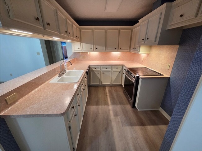 Building Photo - 42 Silver Creek Dr