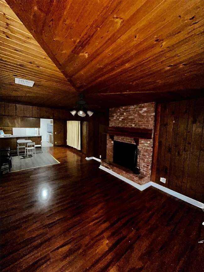 Building Photo - 31155 Old Washington Rd