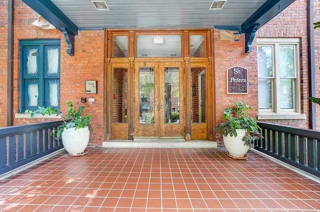 Foto del edificio - 1 Bedroom Condo in Uptown