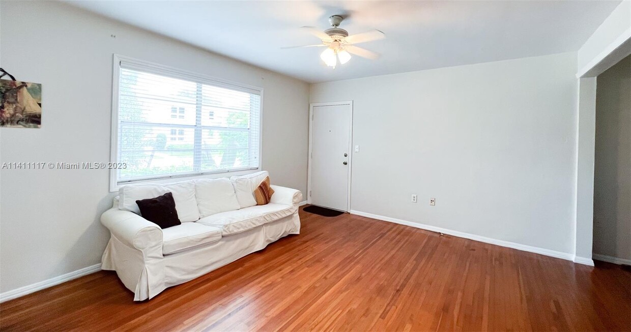 Primary Photo - 5660 SW 78th St